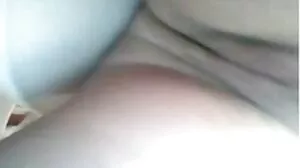 විශාල BBCs තද සුදු බට් වලින් තල්ලු කර ඇත