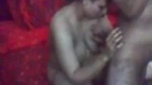 රියලිටිකිංස් ඇයට අතක් සහ කුකුළා දෙන්න. ඇලිනා අලි සහ සැවේජ් ඝාතනය