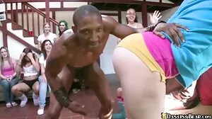 Yoga Bunny Kelsi Monroe ගේ Sexswing Skills අසනීපයි