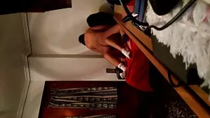 Busty 19 yo Teen Skylar රඳවා තබා ගැනීමේ ආතතිය ලිහිල් කරයි