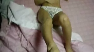 Premium ebony Nina Rotti පදින කුකුළා