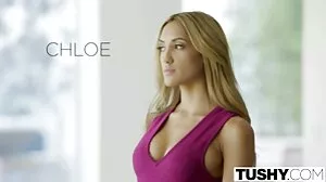 Bodacious Brooke Wylde ඇතුලත කළුවර කුකුළා හසුරුවයි